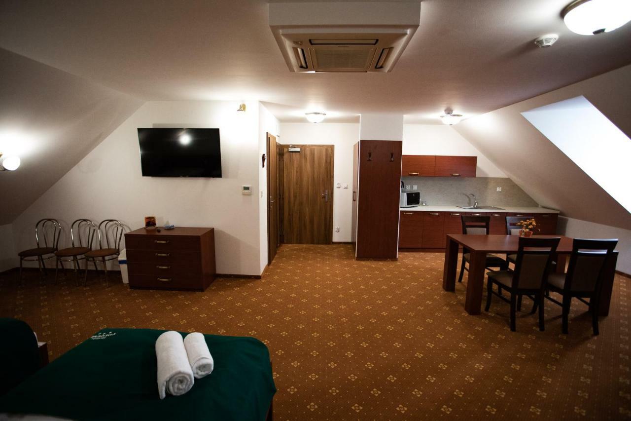 Penzion Polovnik Moldava nad Bodvou Esterno foto